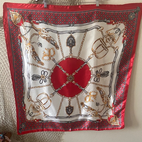 NEW Royal Symbol’s Scarf 34.25”x34.5” inch Square - Picture 1 of 3